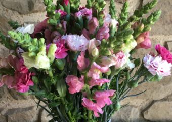 Scented Pinks and Snapdragons - a mix of Pinks in shades of white, pink and purple, with mixed colour Snapdragons. Fresh cut flowers. Vase not included.